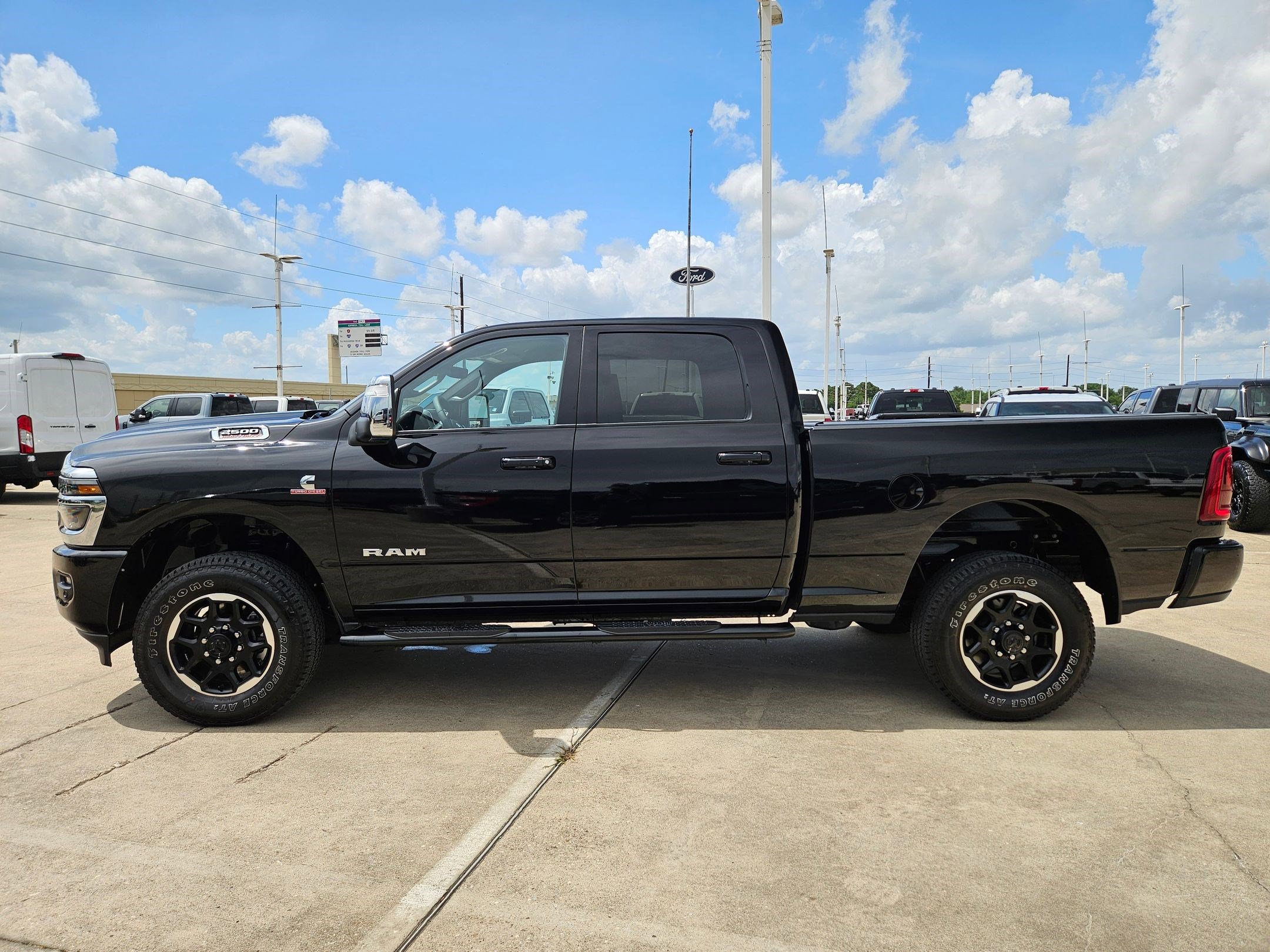 Used 2025 RAM 2500 Laramie AWD/4WD image 9