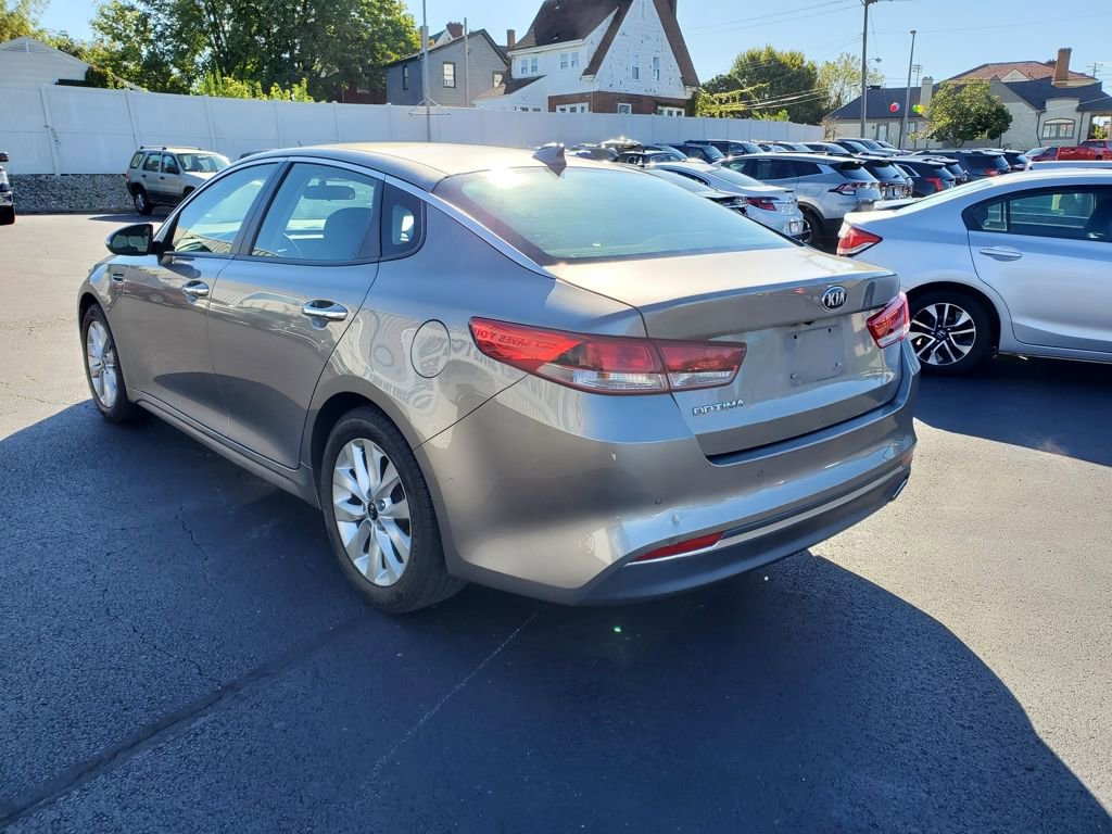 Used 2018 Kia Optima LX w/ Convenience Package image 3