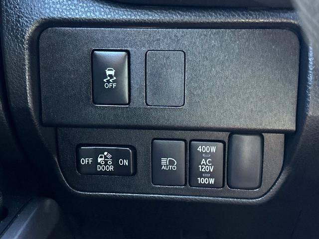 Used 2022 Toyota Tacoma TRD Sport w/ TRD Premium Sport Package RWD image 33
