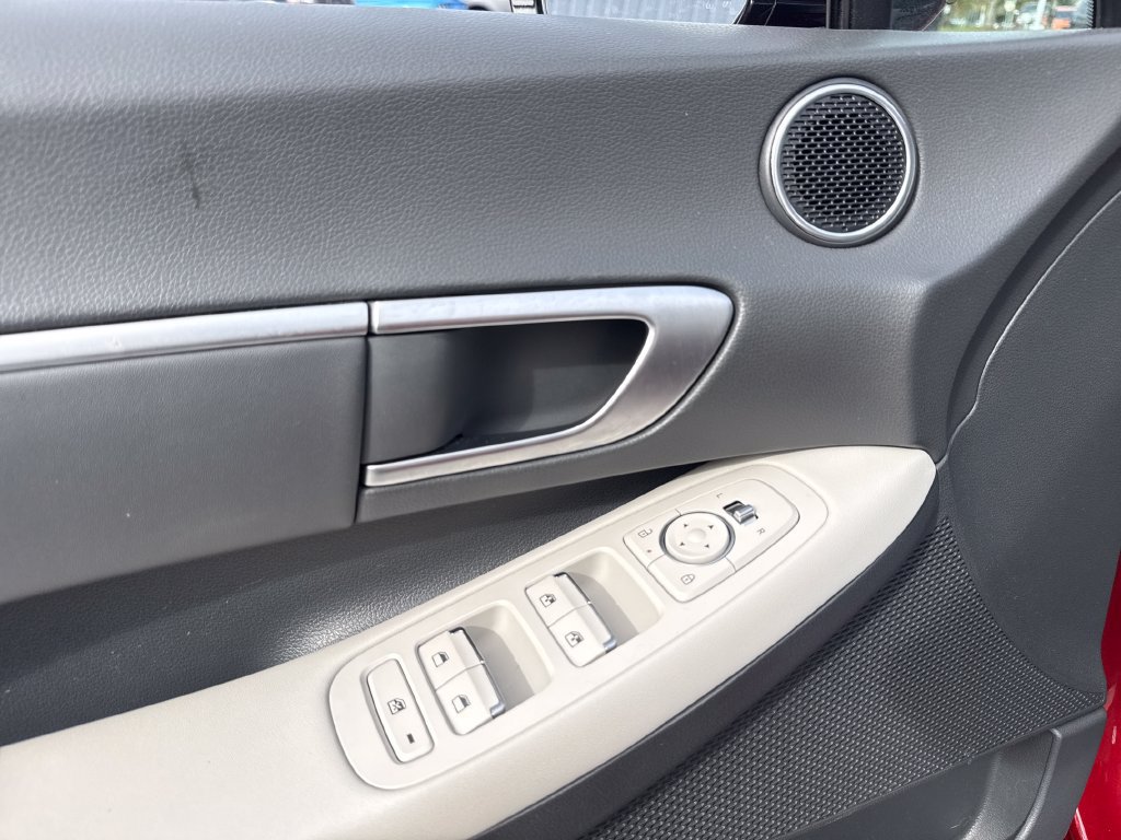 Used 2025 Hyundai Sonata SEL FWD image 19