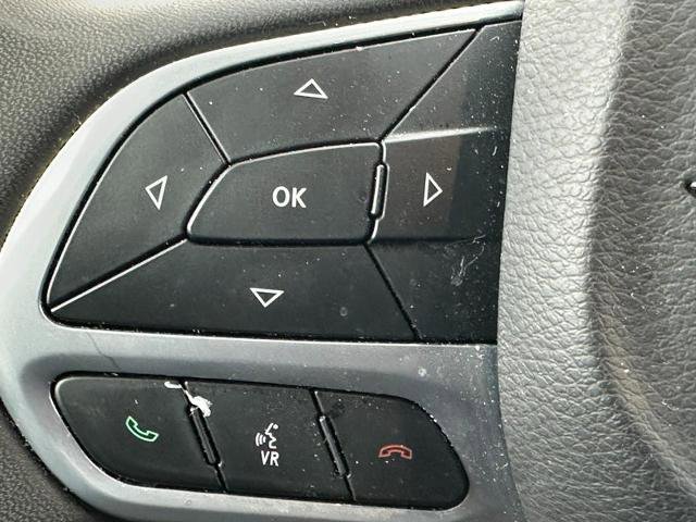 Used 2024 Chrysler Pacifica Touring-L FWD image 20