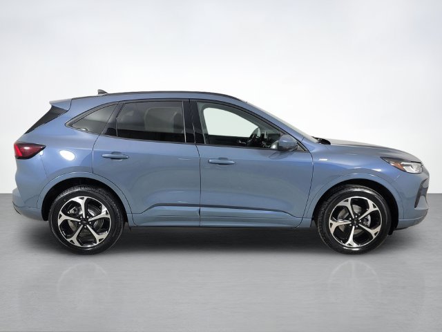 Certified 2023 Ford Escape ST-Line Select AWD/4WD image 2