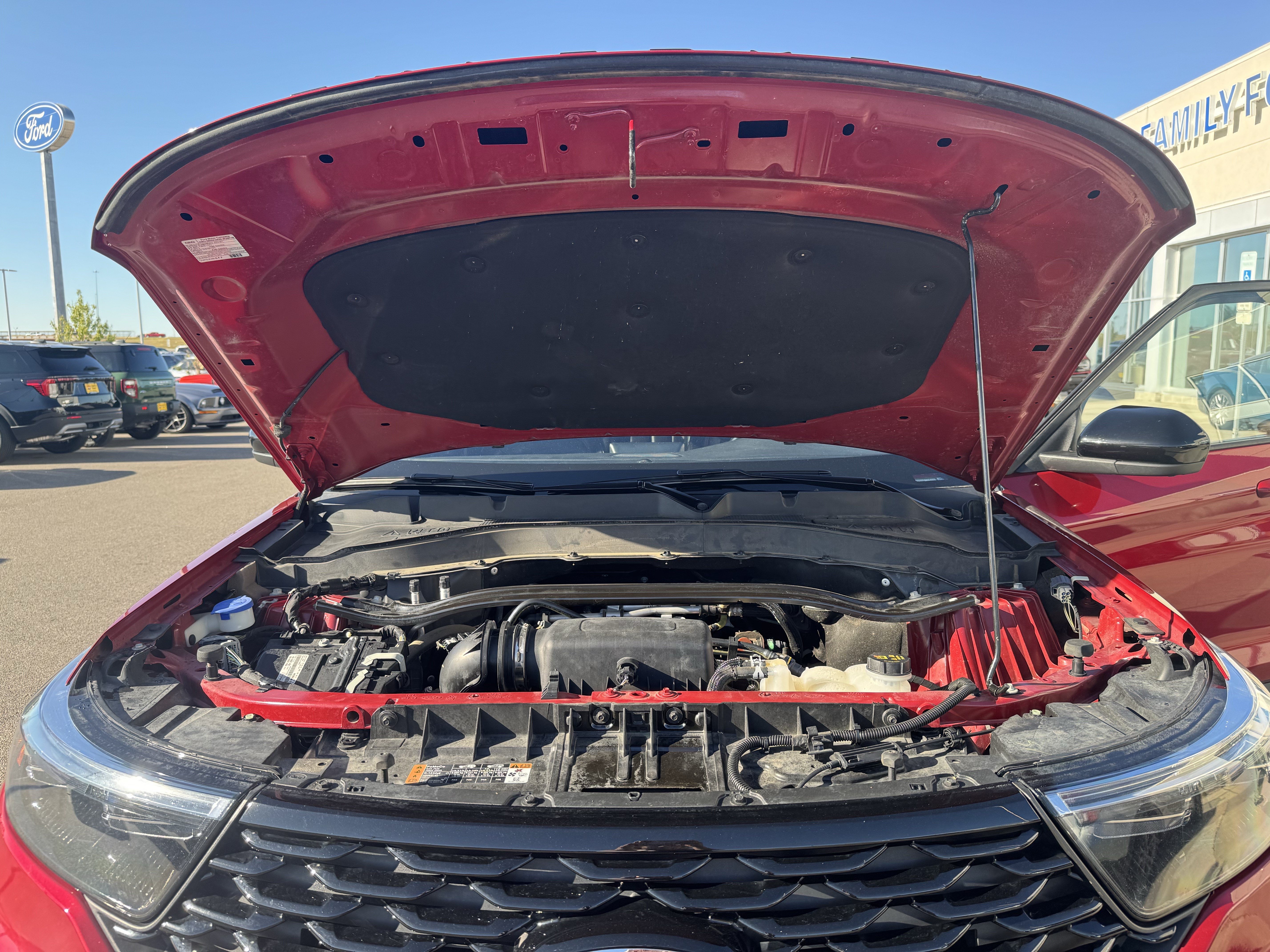 Certified 2022 Ford Explorer ST-Line w/ Class IV Trailer Tow Package AWD/4WD image 11