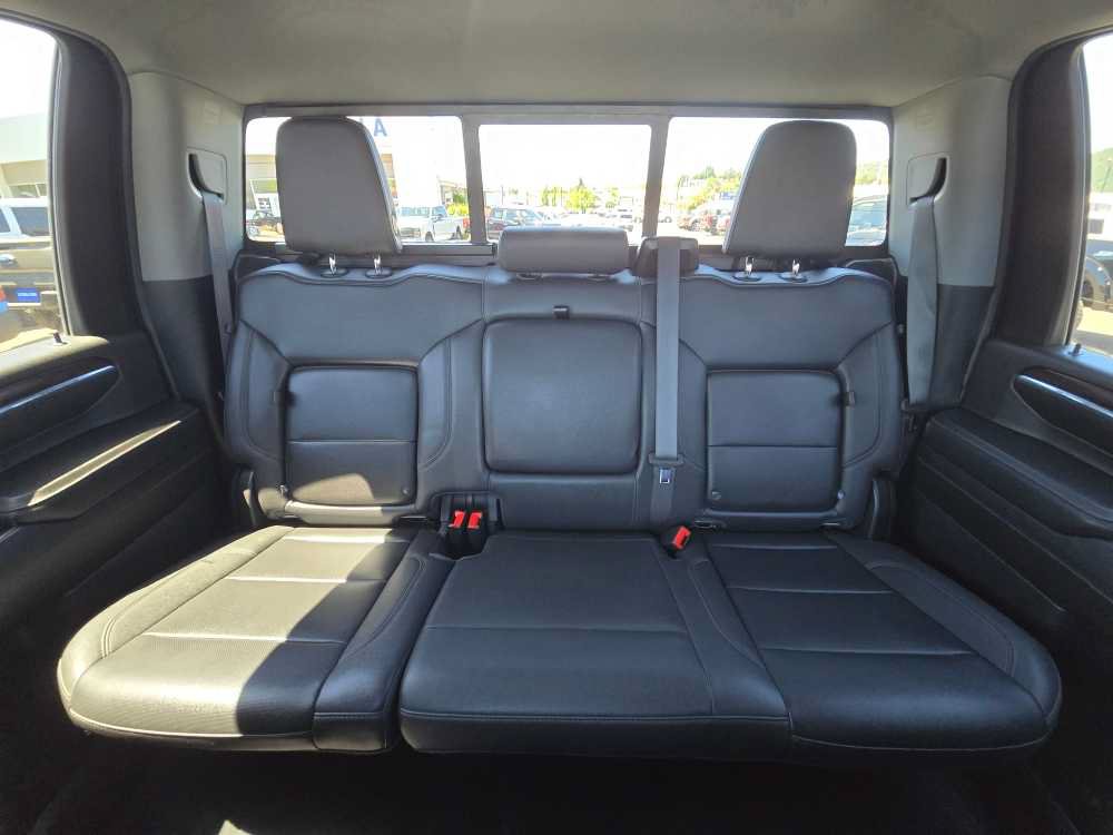 Used 2024 GMC Sierra 2500 SLT w/ SLT Premium Package AWD/4WD image 17