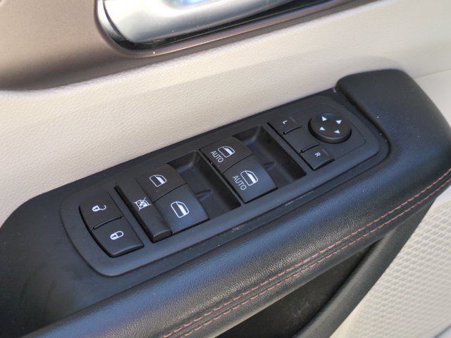 Used 2019 Chrysler Pacifica Touring-L FWD image 14