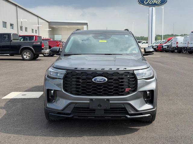Certified 2025 Ford Explorer ST AWD/4WD image 2
