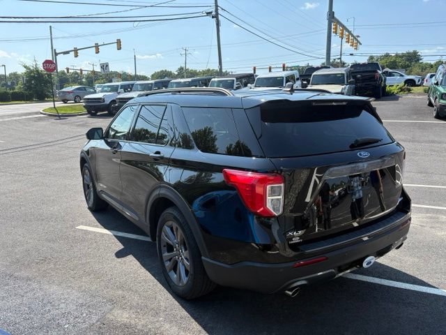 Certified 2023 Ford Explorer XLT w/ Equipment Group 202A AWD/4WD image 5