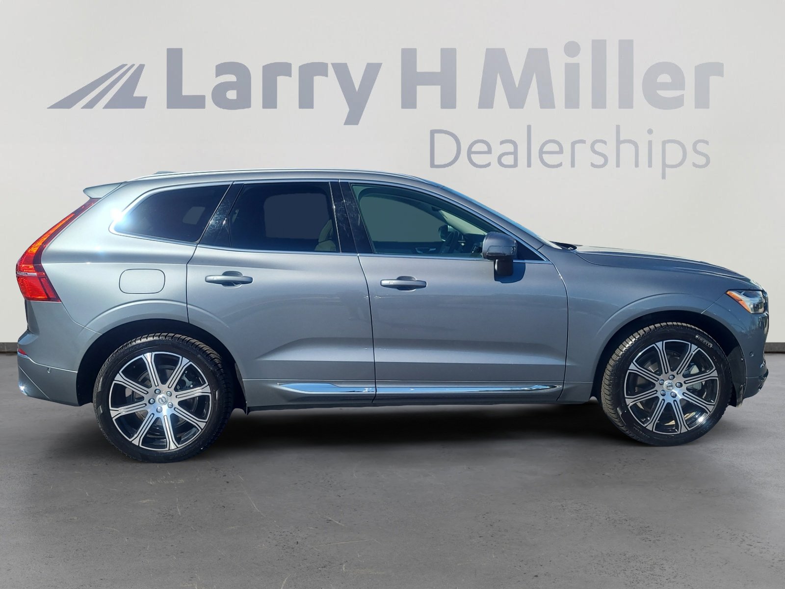 Used 2021 Volvo XC60 T5 Inscription w/ Advanced Package image 6