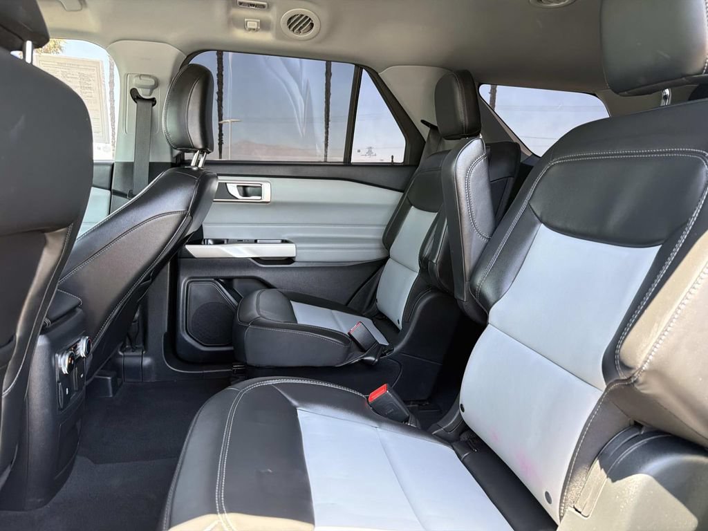 Certified 2023 Ford Explorer XLT w/ Equipment Group 202A RWD image 19