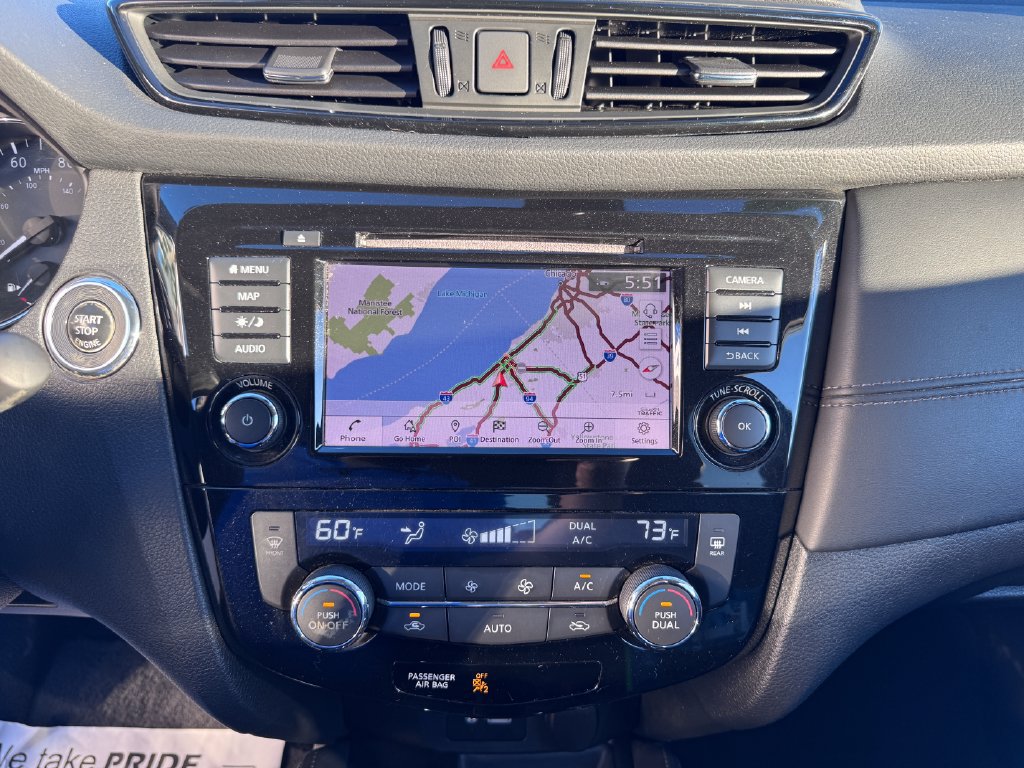 Used 2019 Nissan Rogue SL AWD/4WD image 16
