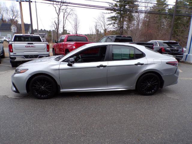 Used 2022 Toyota Camry SE image 2