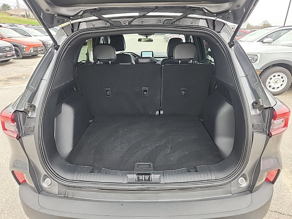 Certified 2025 Ford Escape ST-Line AWD/4WD image 17