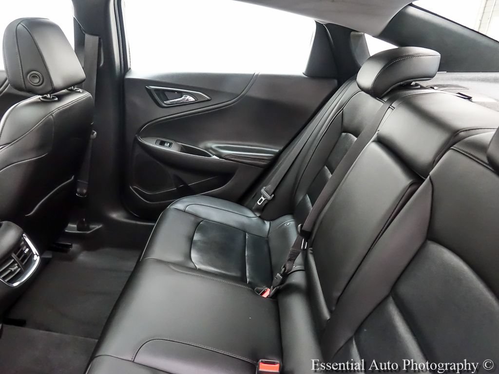Used 2018 Chevrolet Malibu LT w/ Leather Package FWD image 13
