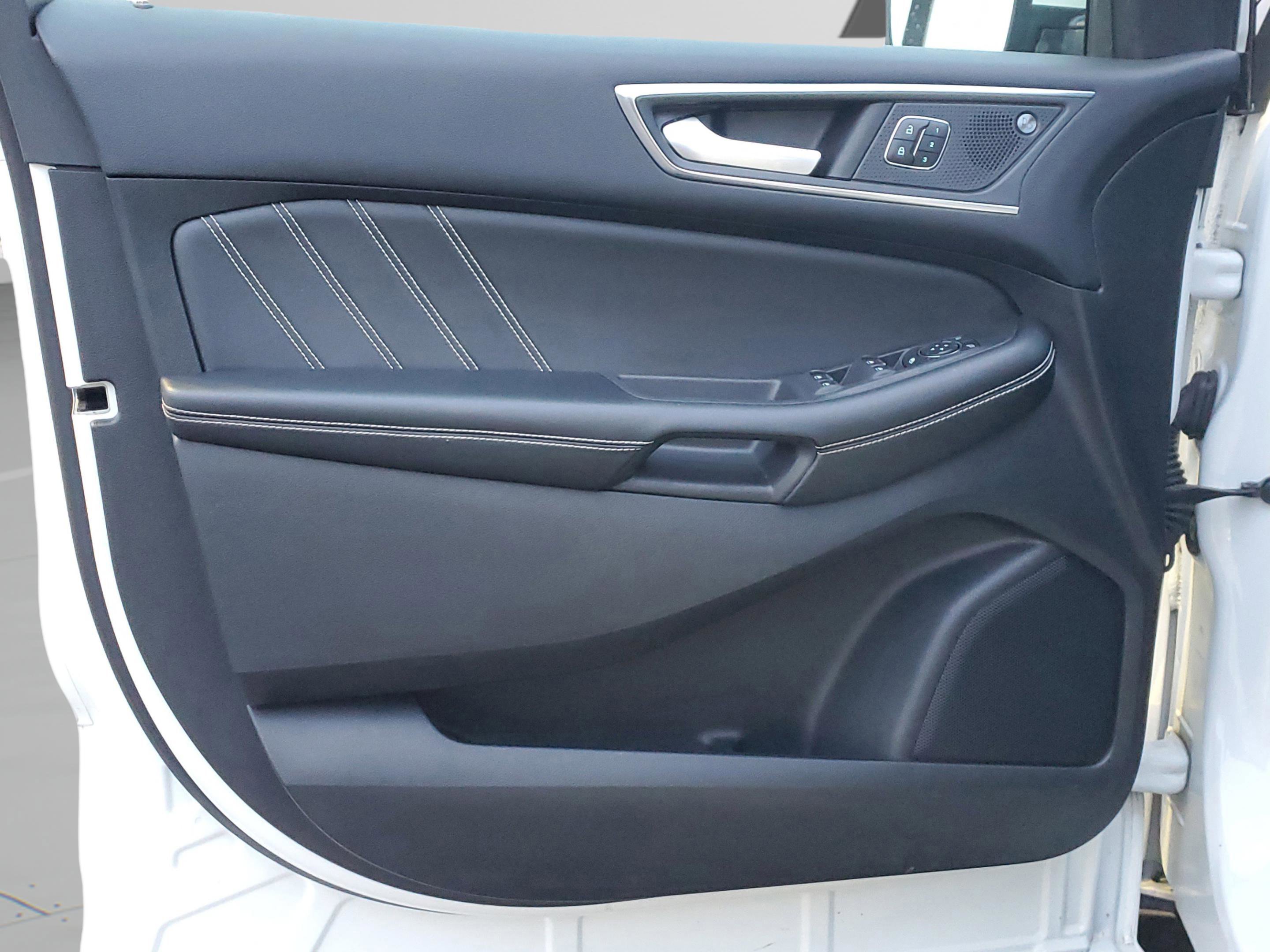 Certified 2022 Ford Edge ST w/ Equipment Group 401A image 30