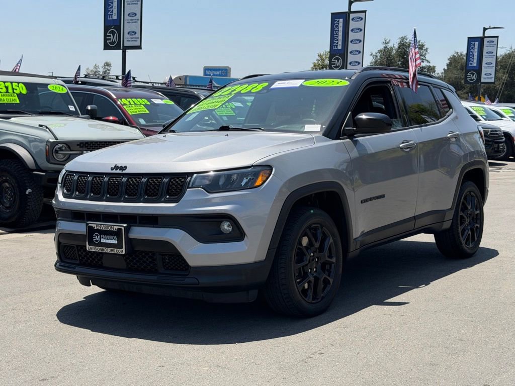 Used 2023 Jeep Compass Latitude AWD/4WD image 6