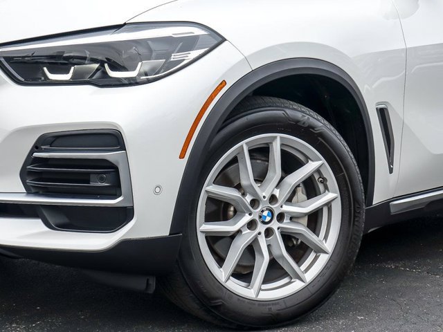 Used 2023 BMW X5 xDrive40i w/ Premium Package AWD/4WD image 4
