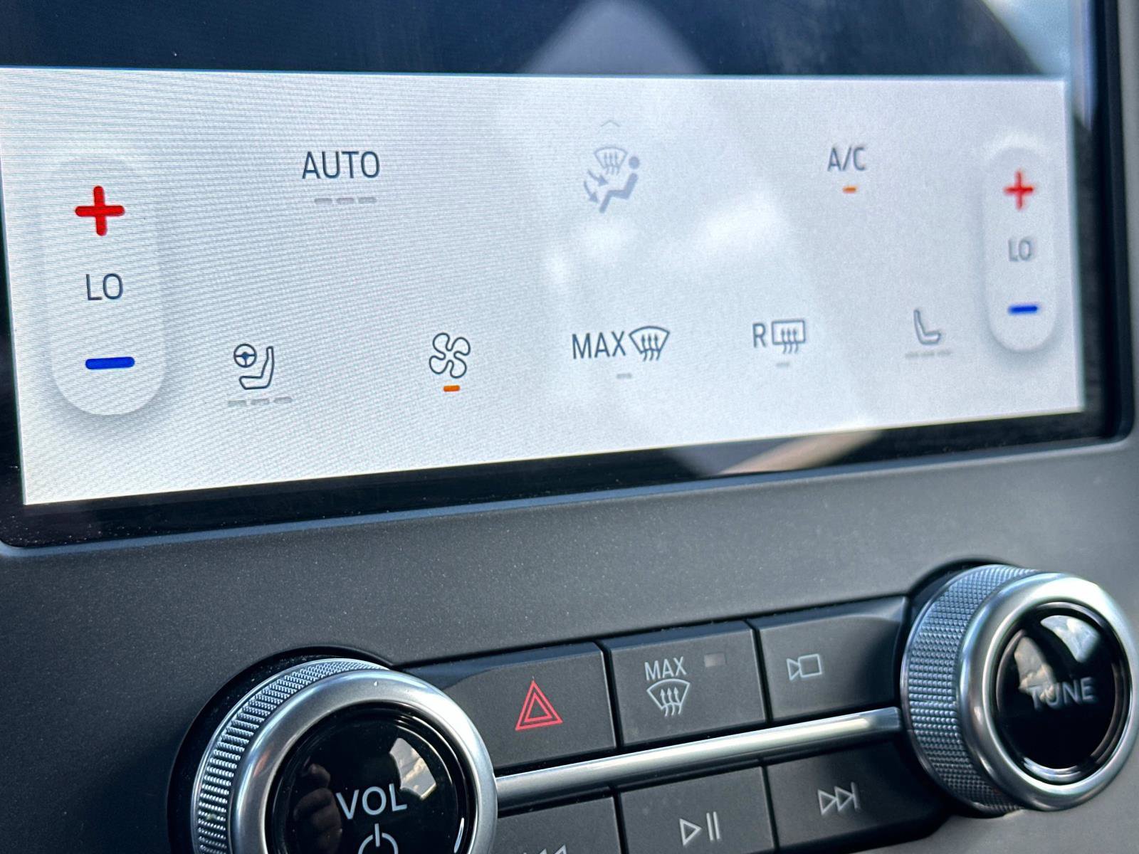 Certified 2022 Ford Edge ST-Line image 14