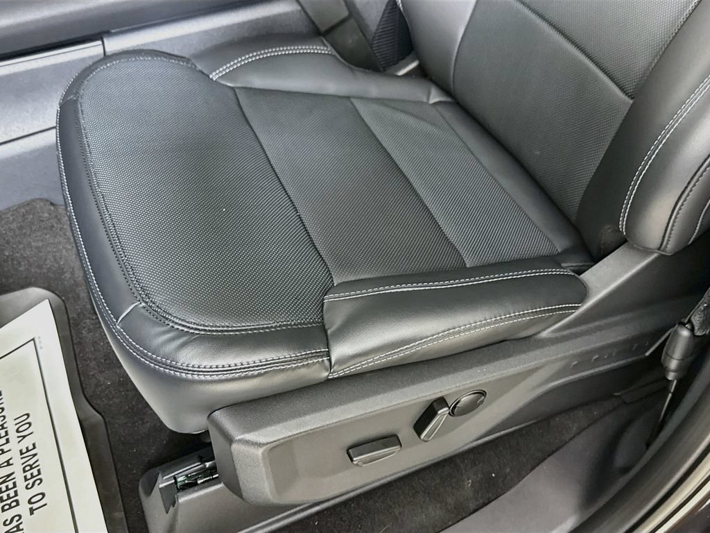 Certified 2026 Ford Expedition Platinum w/ Stealth Performance Package AWD/4WD image 20