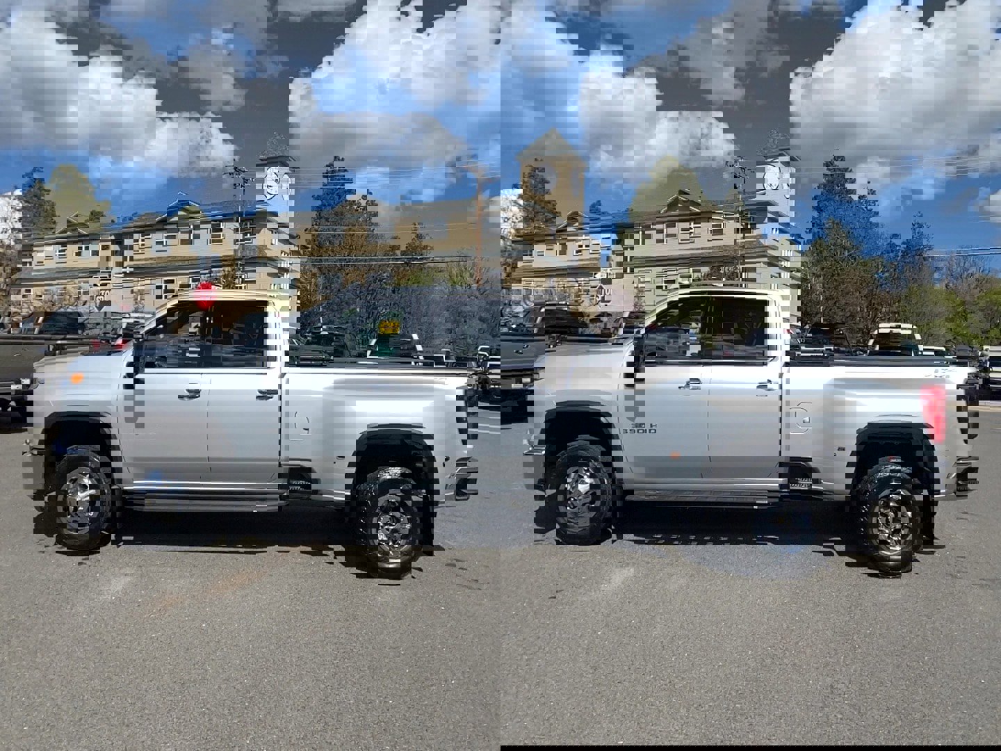 Used 2022 Chevrolet Silverado 3500 LTZ w/ LTZ Plus Package image 8