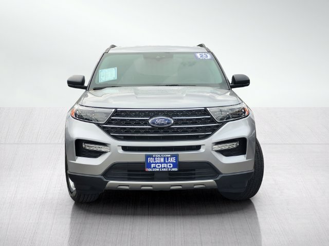 Certified 2023 Ford Explorer XLT w/ Equipment Group 202A AWD/4WD image 2