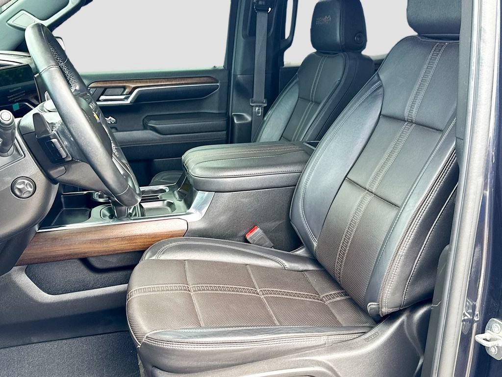 Used 2023 Chevrolet Silverado 1500 High Country w/ Technology Package AWD/4WD image 22