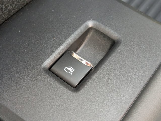 Certified 2025 Ford Expedition Active image 32