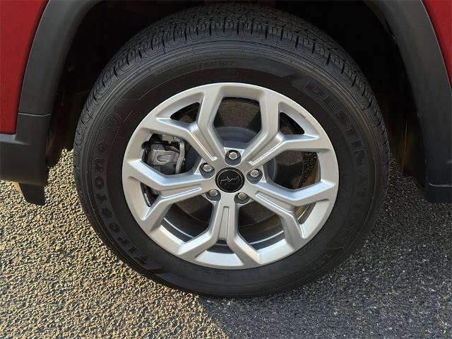 Used 2025 Jeep Compass Latitude image 10