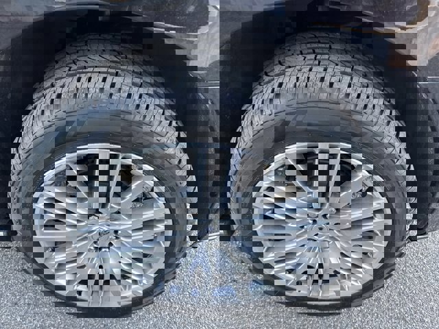 Certified 2022 Ford Expedition Limited image 8