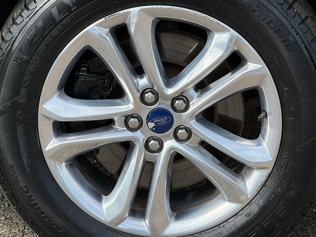 Certified 2018 Ford Edge Titanium w/ Technology Package AWD/4WD image 15