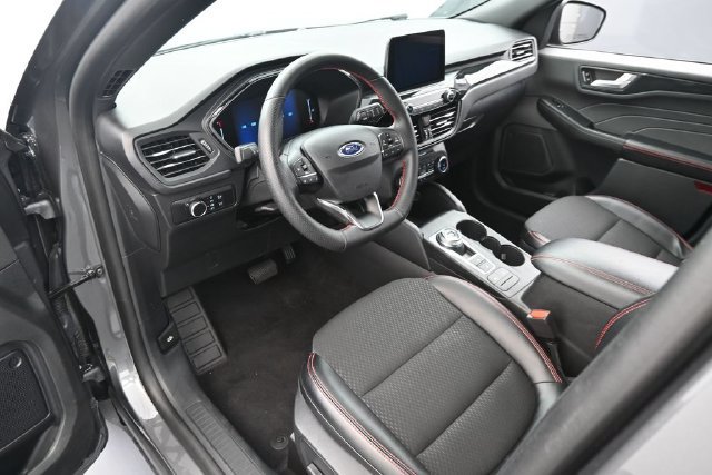 Certified 2025 Ford Escape ST-Line FWD image 11