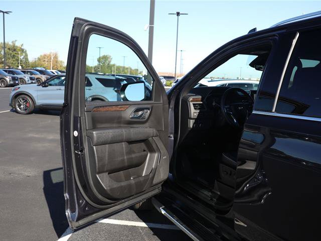 Used 2024 Chevrolet Tahoe Premier AWD/4WD image 23