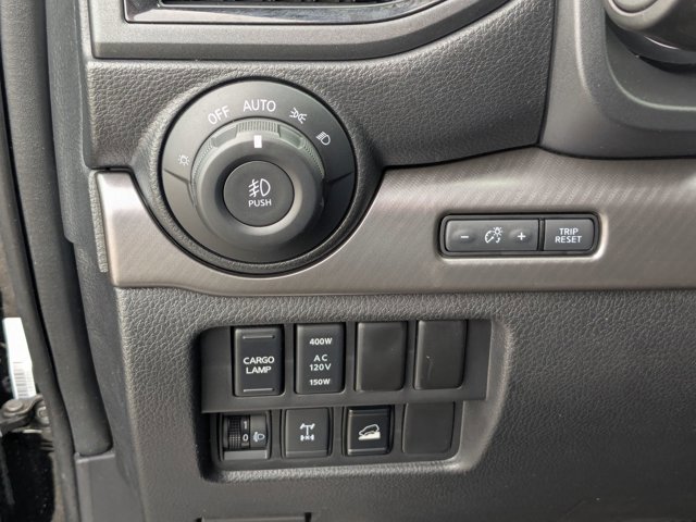 Used 2021 Nissan Titan PRO-4X w/ Pro-4x Convenience Package image 19