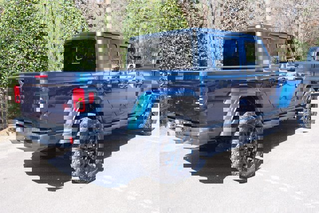 Used 2025 Jeep Gladiator Sport image 5