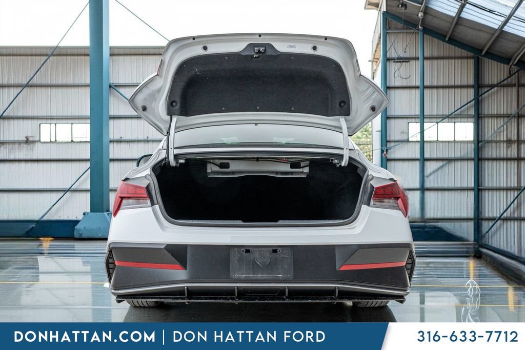 Used 2024 Hyundai Elantra SEL w/ Convenience Package FWD image 30