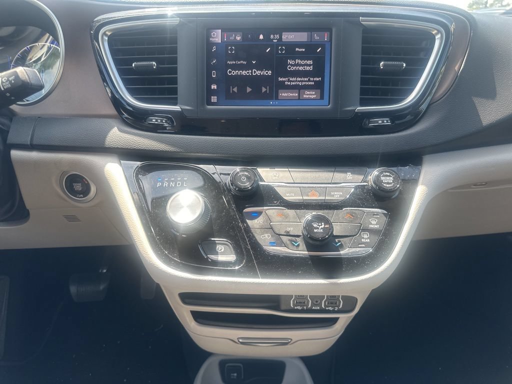 Used 2022 Chrysler Voyager LX FWD image 25