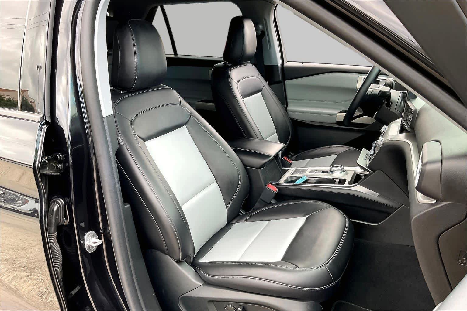 Certified 2023 Ford Explorer XLT RWD image 9
