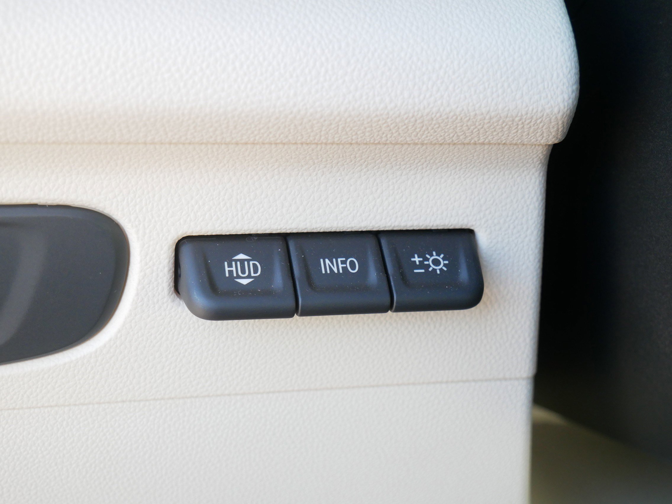 Used 2022 Buick Envision Avenir w/ Technology Package II image 26