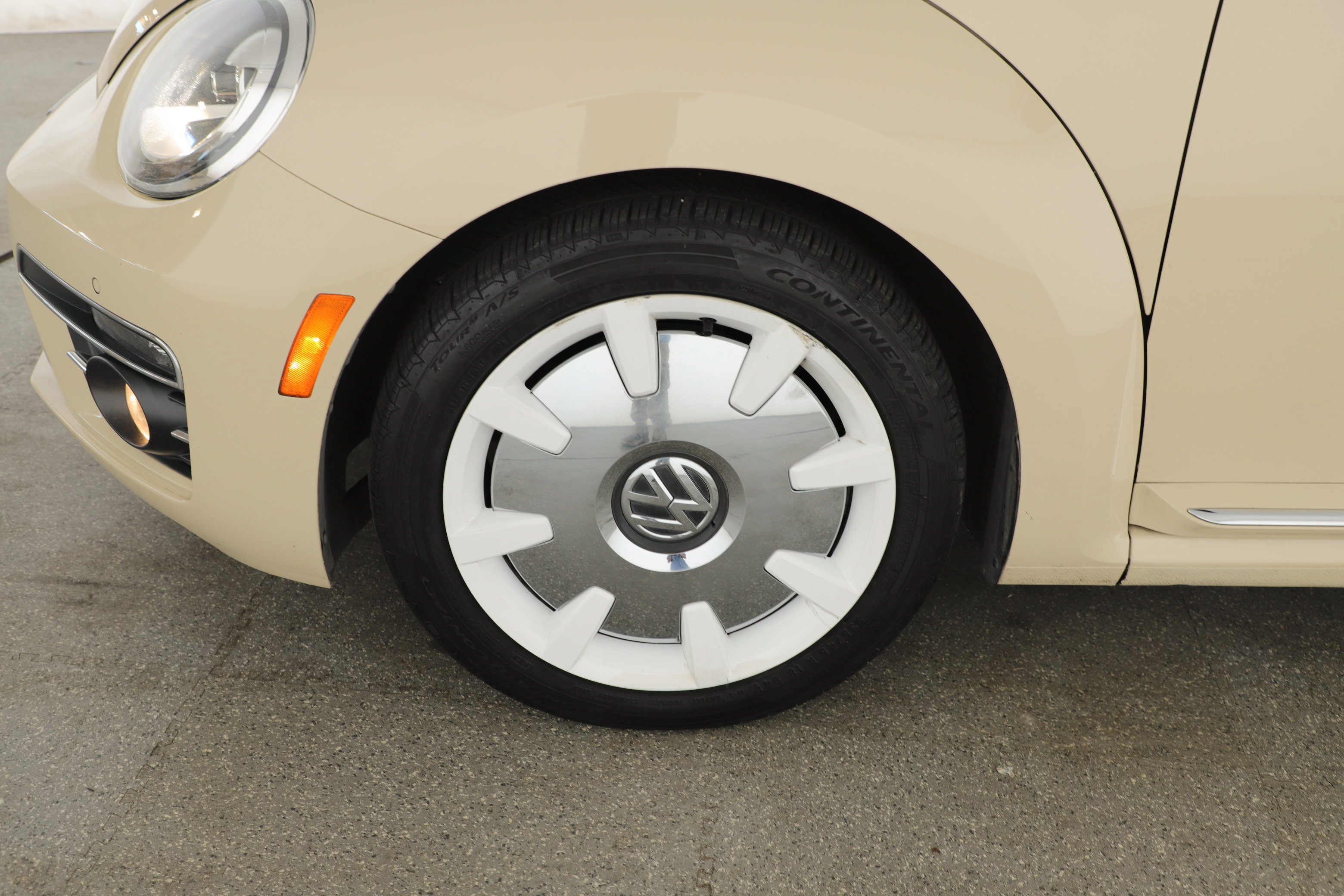 Used 2019 Volkswagen Beetle 2.0T Final Edition SEL image 5