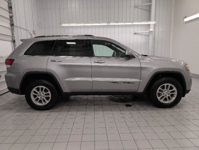 Used 2020 Jeep Grand Cherokee Laredo AWD/4WD image 12