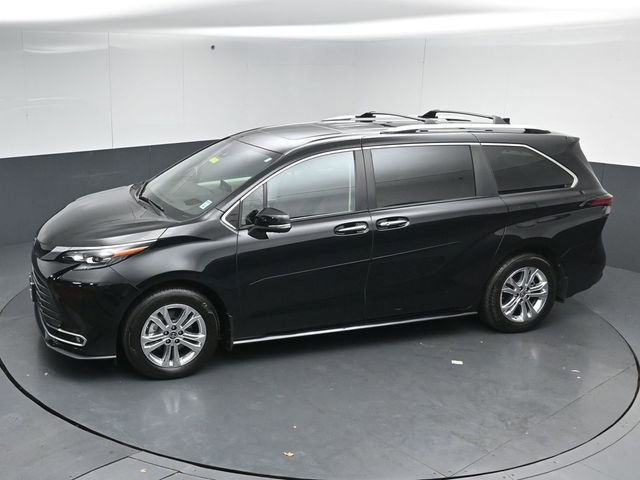 Used 2024 Toyota Sienna Platinum AWD/4WD image 47