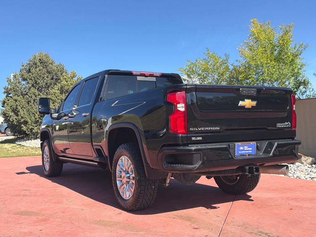 Used 2022 Chevrolet Silverado 2500 High Country w/ Technology Package AWD/4WD image 6