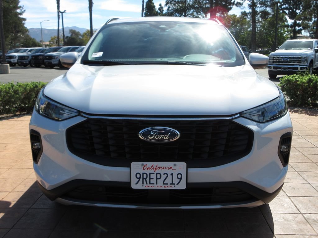 Certified 2025 Ford Escape SE FWD image 8