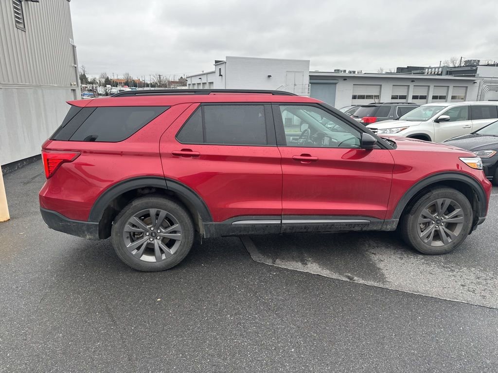 Certified 2022 Ford Explorer XLT w/ Equipment Group 202A image 10