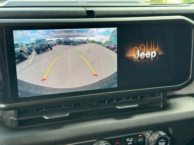 Used 2024 Jeep Wrangler Unlimited AWD/4WD image 23