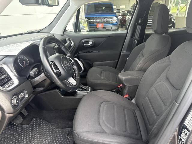 Used 2021 Jeep Renegade Latitude w/ Convenience Group AWD/4WD image 9