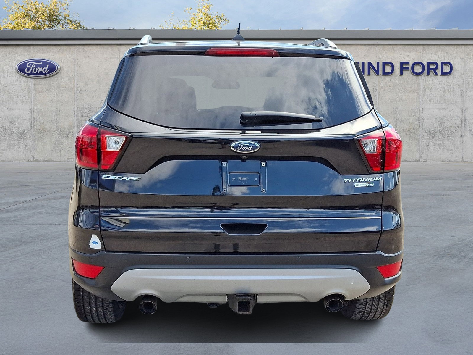 Certified 2019 Ford Escape Titanium AWD/4WD image 3