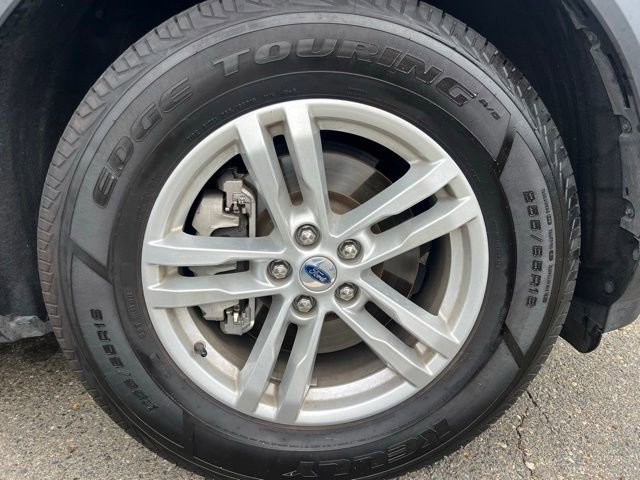 Certified 2023 Ford Explorer XLT w/ Equipment Group 202A RWD image 5