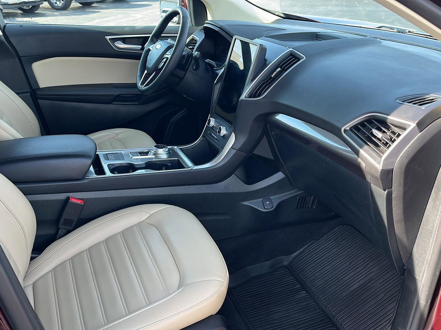 Certified 2024 Ford Edge SEL w/ Convenience Package image 13