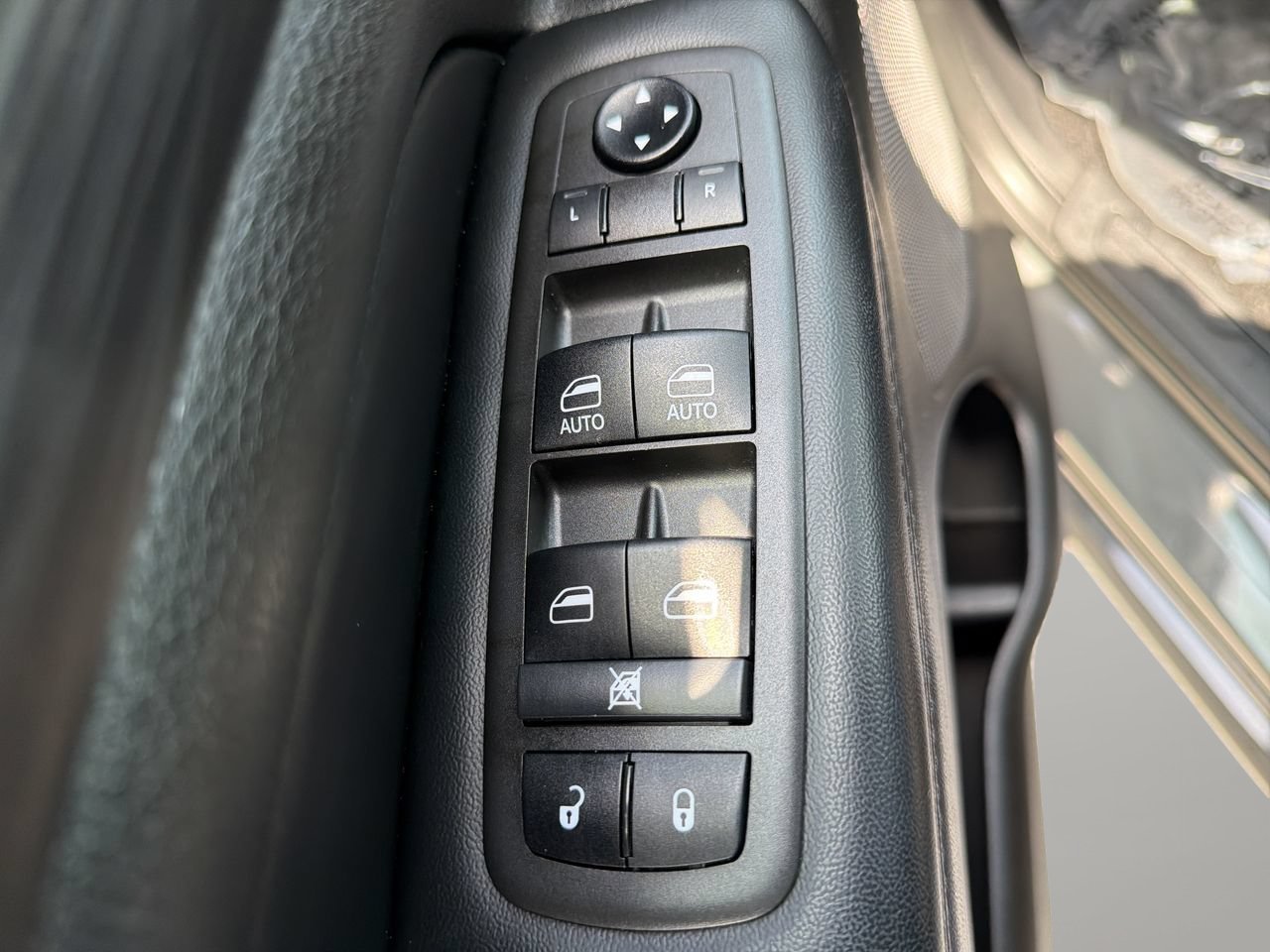 Used 2021 Jeep Grand Cherokee Laredo X AWD/4WD image 19