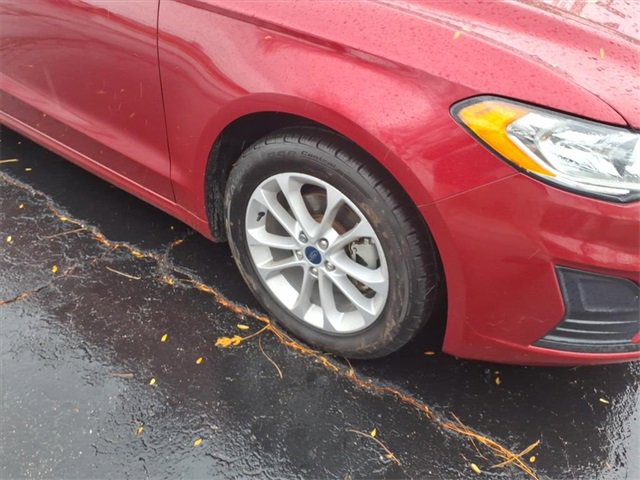 Certified 2020 Ford Fusion SE image 4